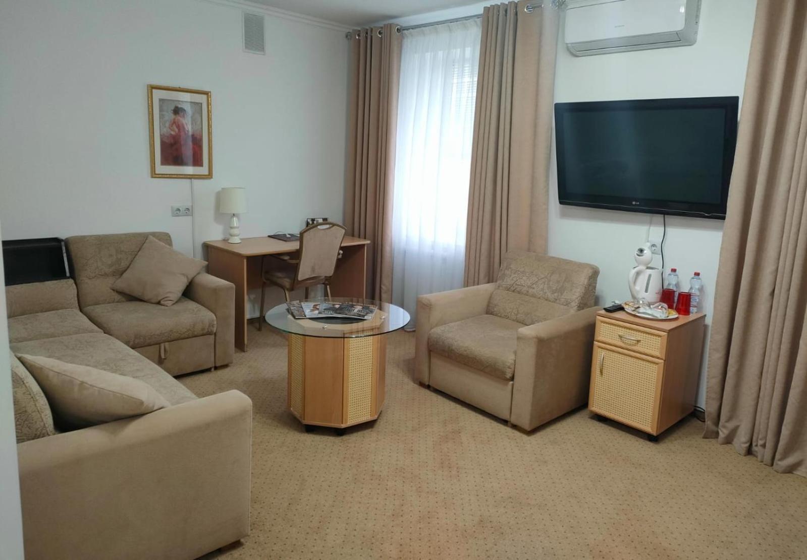 Kurmet Hotel Uralsk Luaran gambar